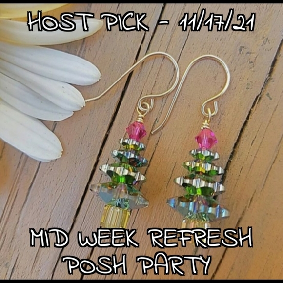 🎄 Prism Christmas Tree Earrings (Gold) 🎄 - Picture 1 of 8